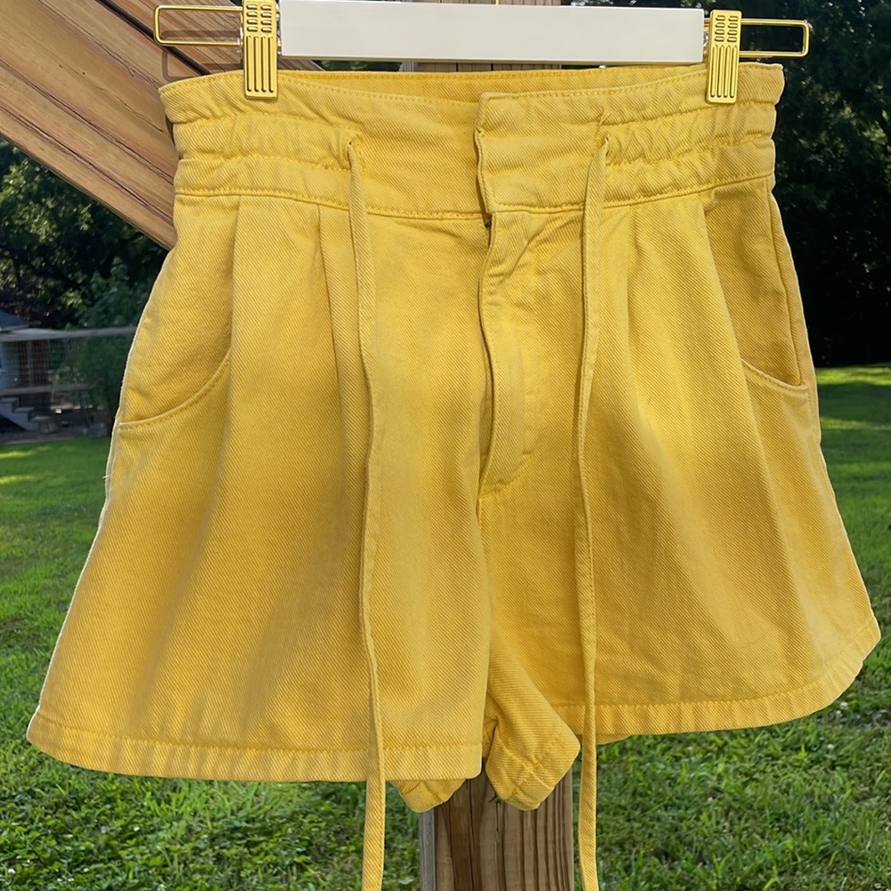 ZARA ribcage High waist Yellow shorts drawstring 2” inseam flared short XS